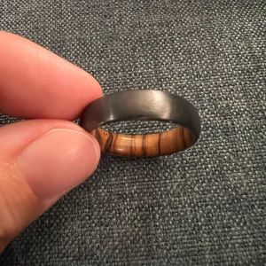 Zirconium and Wood Men’s Ring sz 11